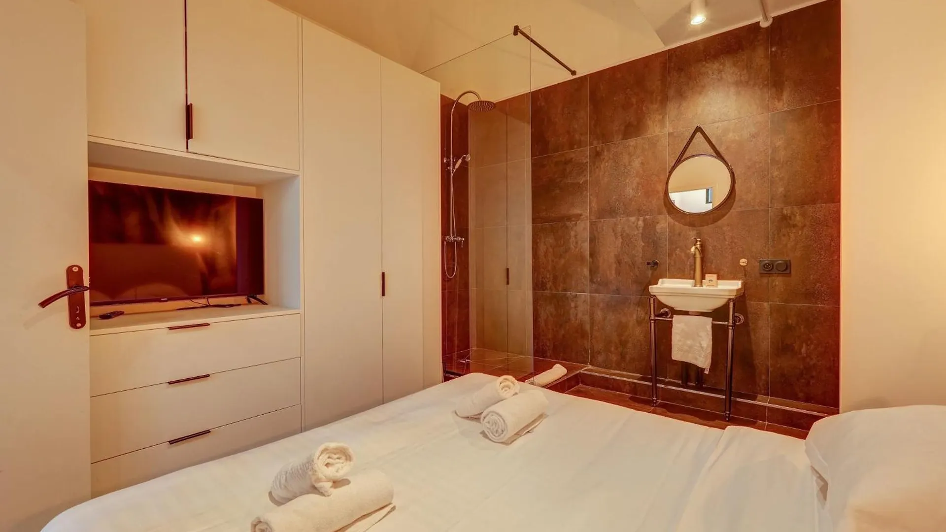 Gare De Lyon 4Bd - 4Bth Apartment! Париж Апартаменты